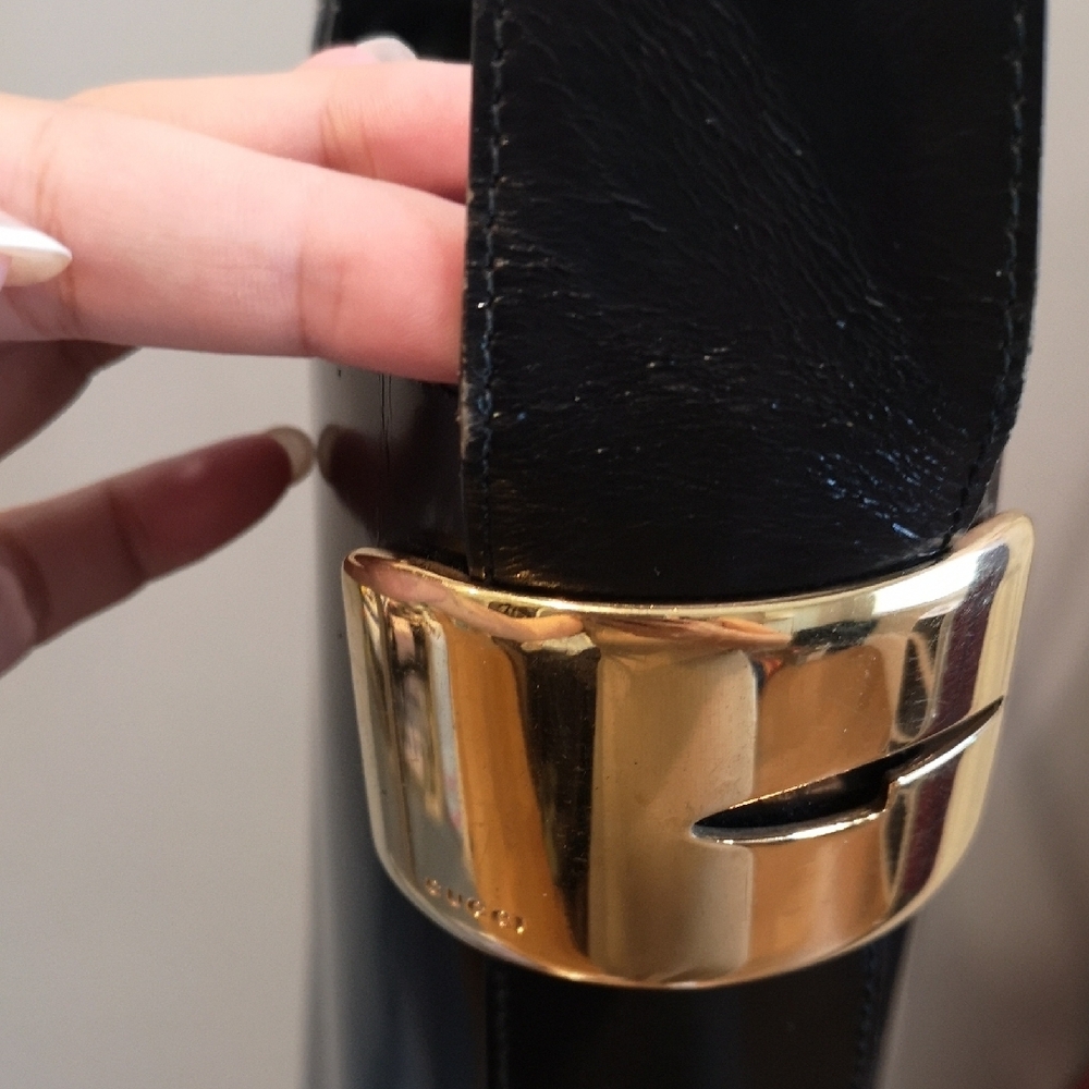 Gucci Black Patent Bucket Shoulder Bag with Gold Hardware - Picture 5 of 12